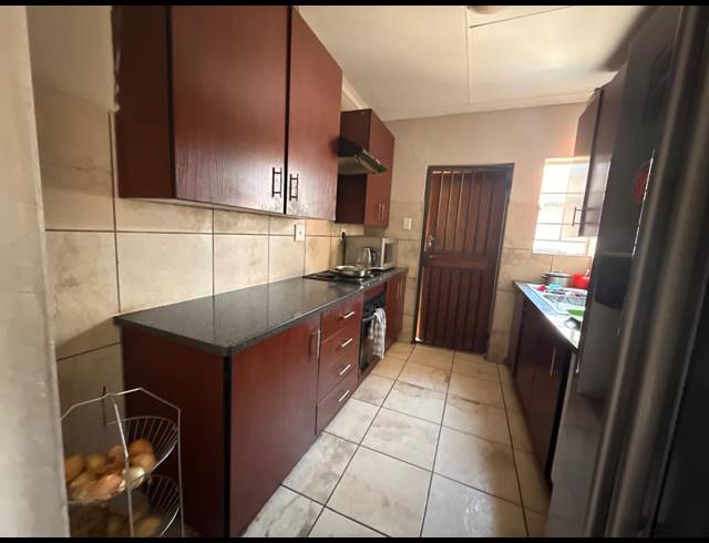 3 BEDROOM HOUSE FOR SALE IN WATERKLOOF EAST